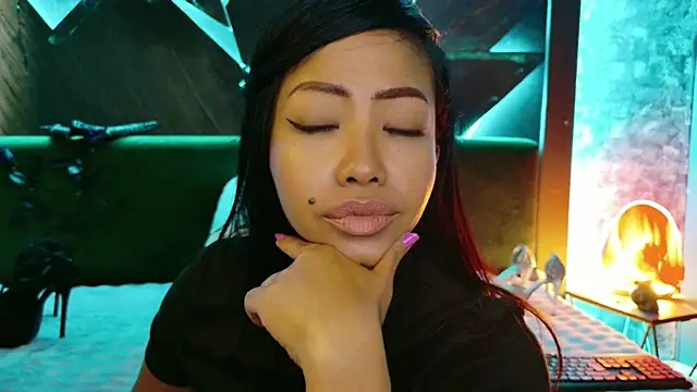 ElyaQuinn Live XXX-chat