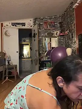TranSexualJade95 Adlı Modelin Canlı XXX Sohbeti