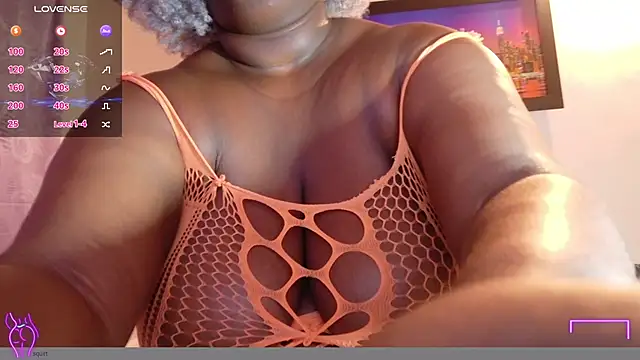 ebony_NeighborMoans Chat XXX live