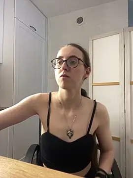 MartiniiSelenna's Live XXX Chat