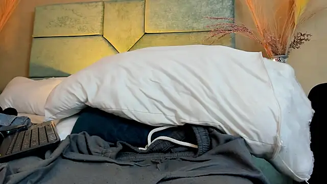 Chat +18 de NoaahTylor ao vivo