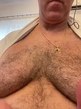 ANONIMO7735's Live XXX Chat