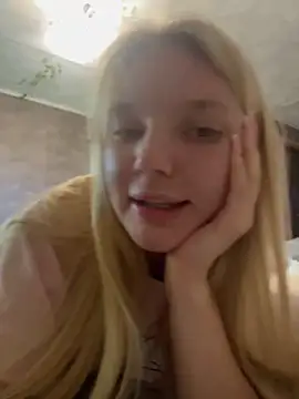 Chat +18 de AmmyHot ao vivo