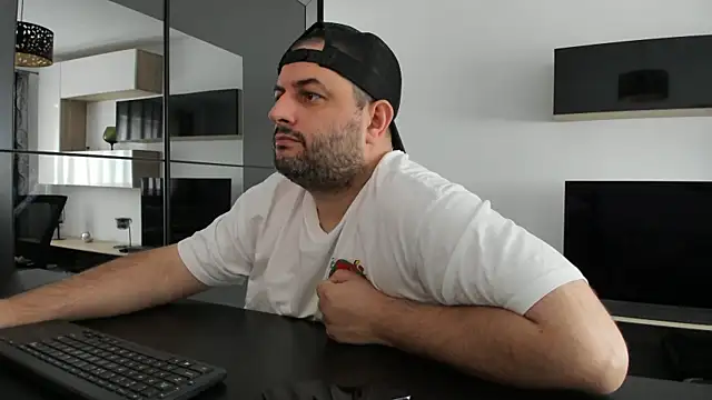 Živý XXX chat DravenPeak