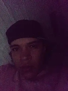 Show modela JordiLatinobb na web-kameri