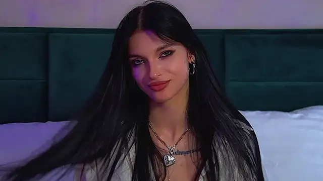 BeverlyMost live XXX chat
