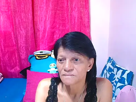 sluttyrox Adlı Modelin Canlı XXX Sohbeti