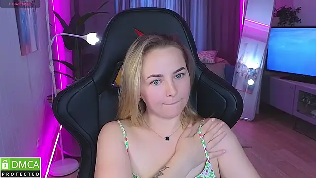 Mira_Mermayd's Live XXX Chat