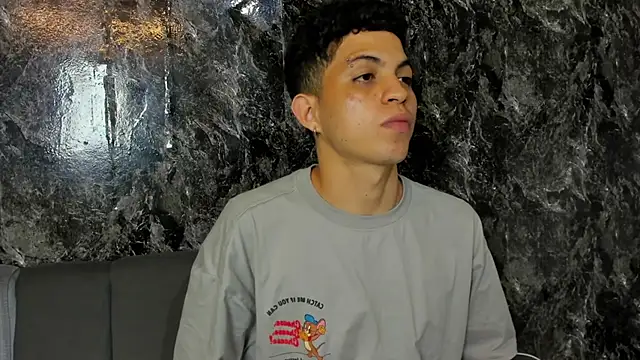 cameron_lux77 Adlı Modelin Canlı XXX Sohbeti