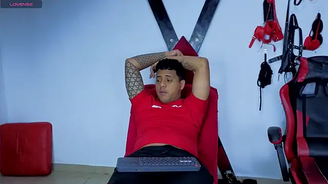 دردشة Alejandro_and_Deiby الجنسية المباشرة