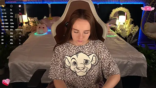 Онлайн чат XXX FoxyShy