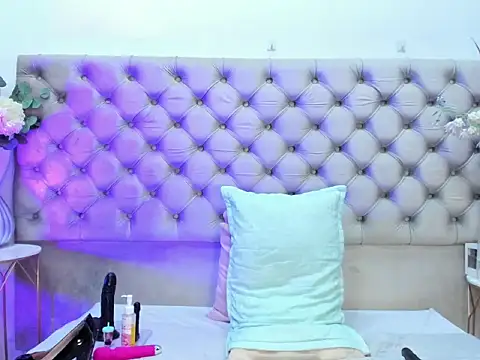 LezyTompson's Live XXX Chat