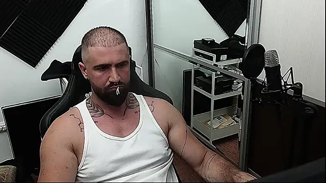 KoaTrace live XXX chat