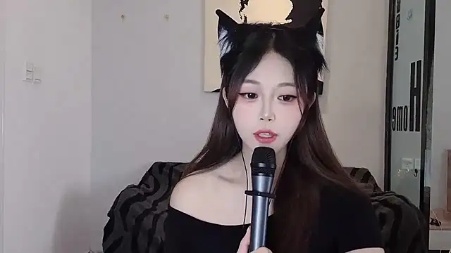 KiKi-011's Live XXX Chat