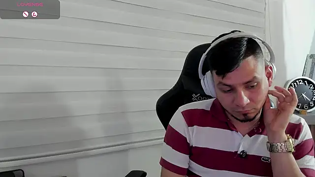 Chat +18 de Rick_Adams ao vivo