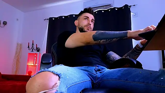 MightyAaron66 Chat XXX in diretta