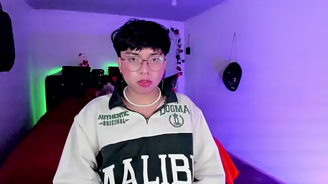 AnggelONfiree Adlı Modelin Canlı XXX Sohbeti
