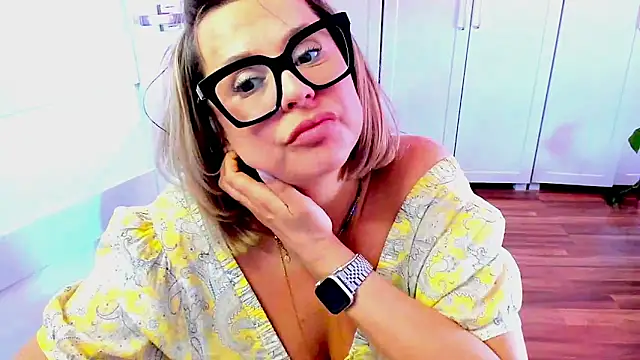 צ'אט XXX בשידור חי של teaseDiana