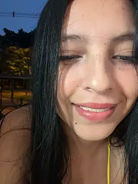 Chat XXX en directo de Miel_rousse