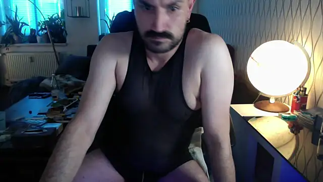XXX chat uživo modela tomz0819