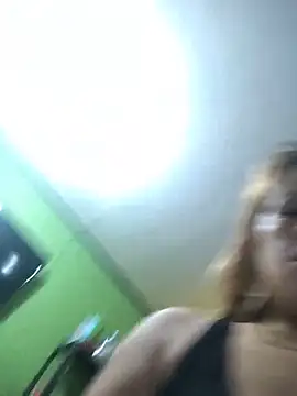 CockBiter83 élő XXX-chatje