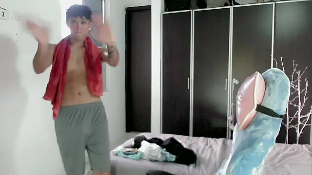 XXX chat uživo modela 2c_Bby