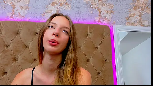 CoraVex's Live XXX Chat