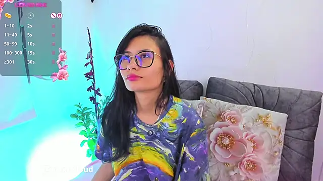NayeCloud Live XXX-chat