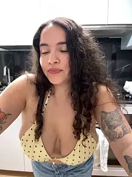 Chat +18 de Sweet_sully__ ao vivo