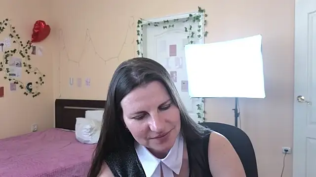Mirabelle_Velvet: онлайн-секс-чат