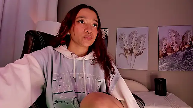 Chat XXX en directo de charlotte_bluee