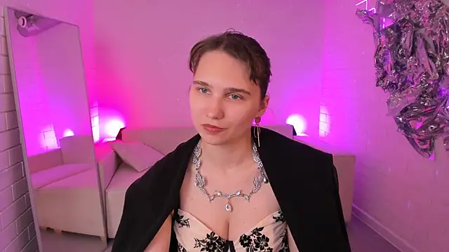 Chatroom XXX en direct de TessaMill