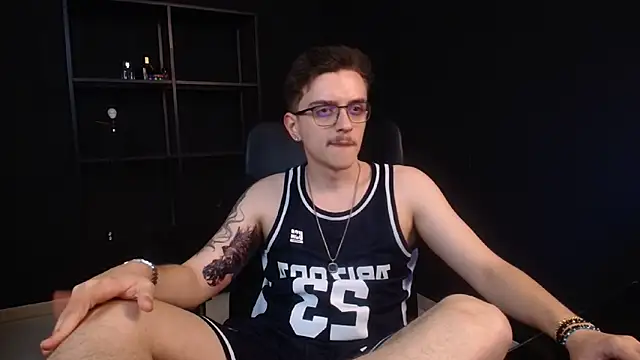 Chat +18 de FelixStarkk ao vivo