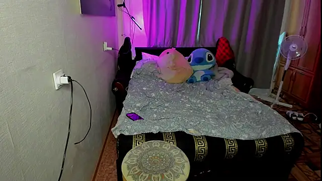 XXX chat uživo modela monica__elder