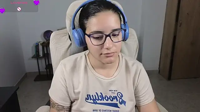blue__moon_n Live XXX chat