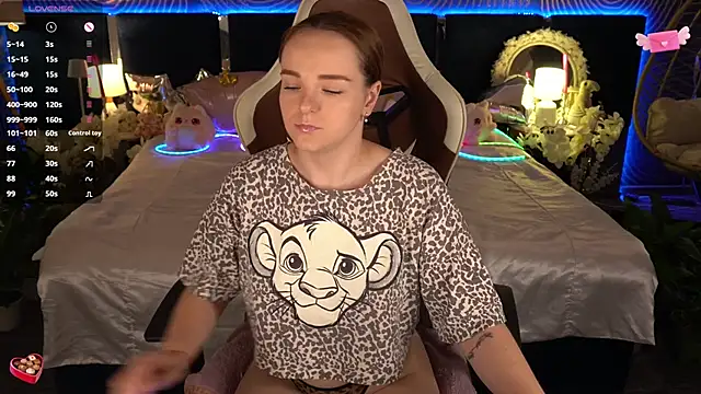 Živý XXX chat FoxyShy