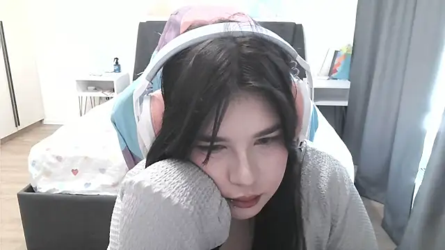 LunarMia's Live XXX Chat