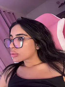 Chatroom XXX en direct de Emily-14