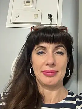 LadyLuxLover's Live XXX Chat