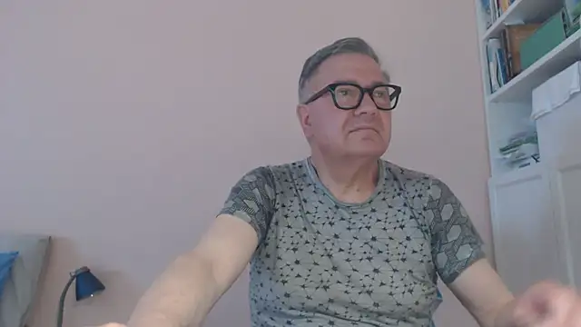 YOU6me live XXX chat