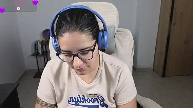 blue__moon_n Live XXX chat