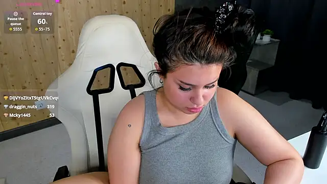 nicolewoss live XXX chat