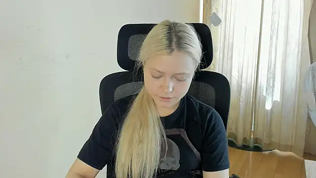 MidnightPoise Live XXX Chat