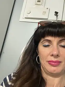 צ'אט XXX בשידור חי של LadyLuxLover