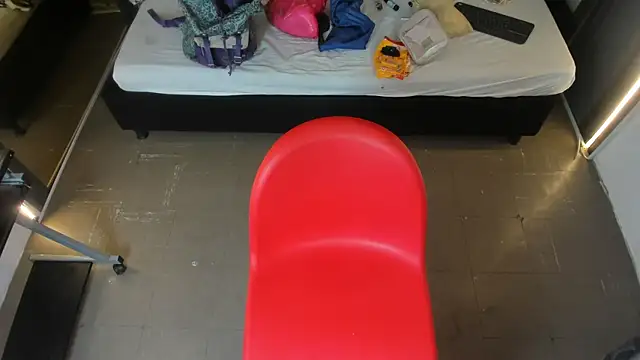 Mantis_winee élő XXX-chatje