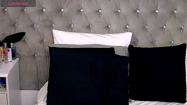 VoluptuousLeona Live XXX-chat