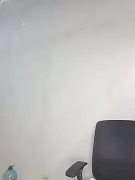 nzanizy's Live XXX Chat