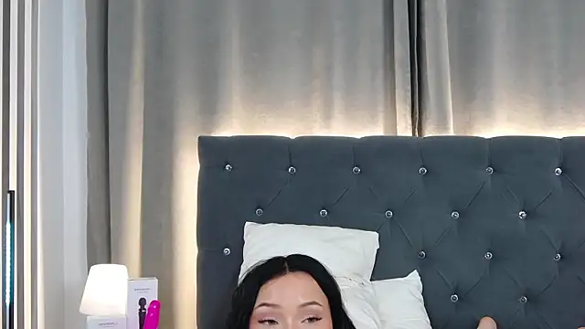 Chat +18 de VikkyVonn ao vivo