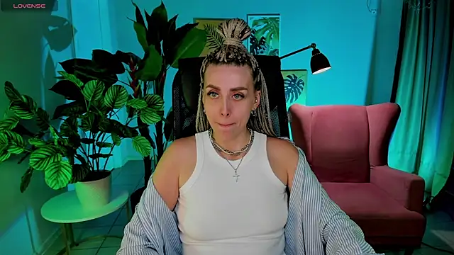 MonicaRiley Chat XXX in diretta