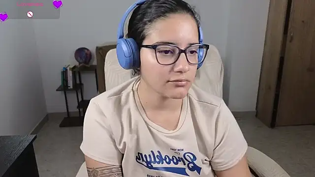 Chat +18 de blue__moon_ ao vivo